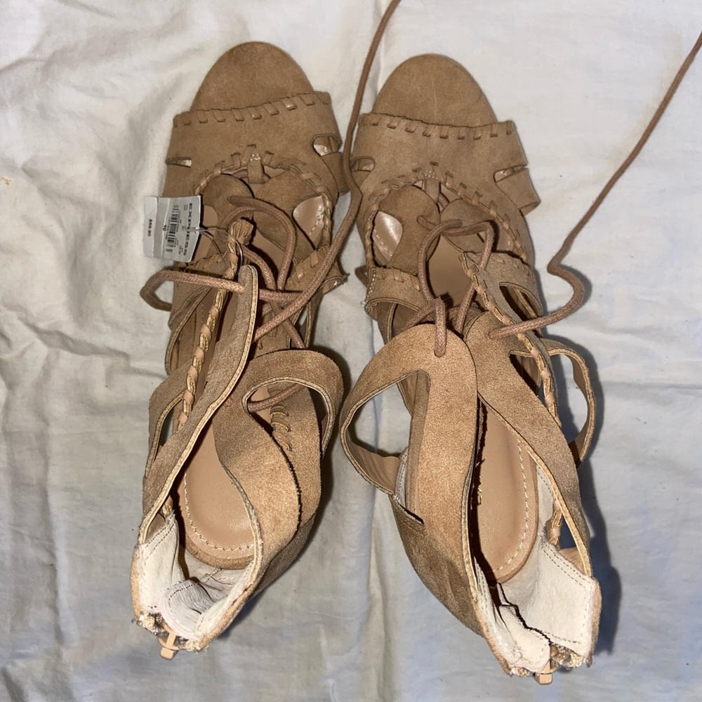 Women’s Heels - Express Brand, NWT - Size 10 - Picture 9 of 12